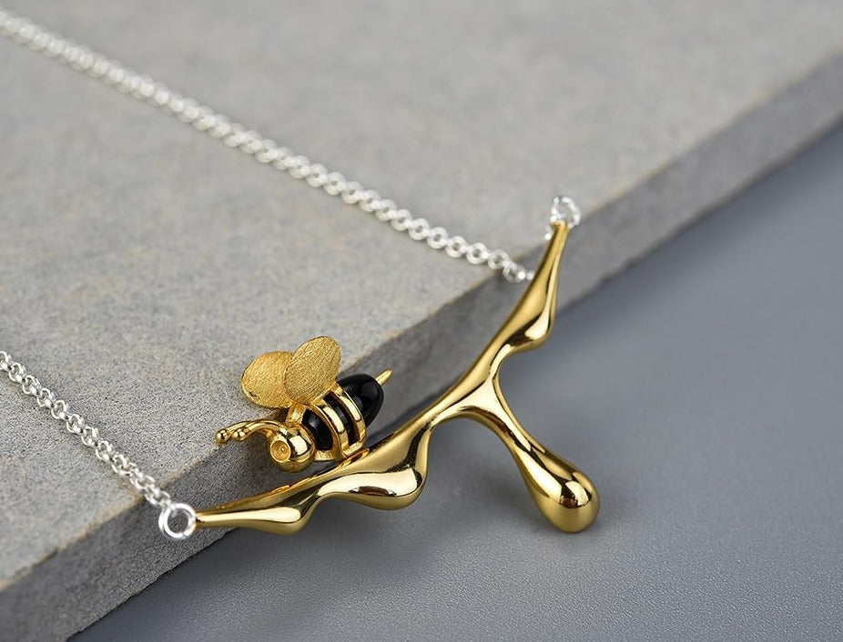 Honey Bee Necklace gold uk