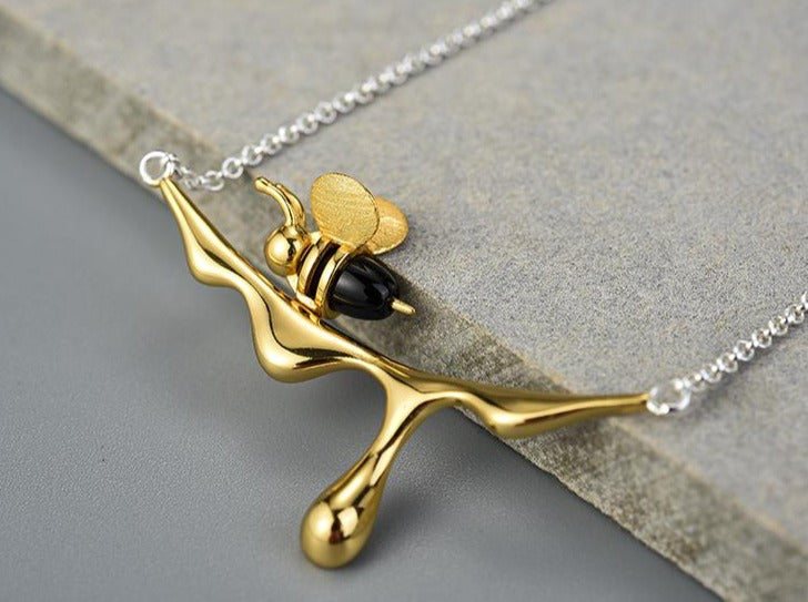 Dripping honey bee necklace deals