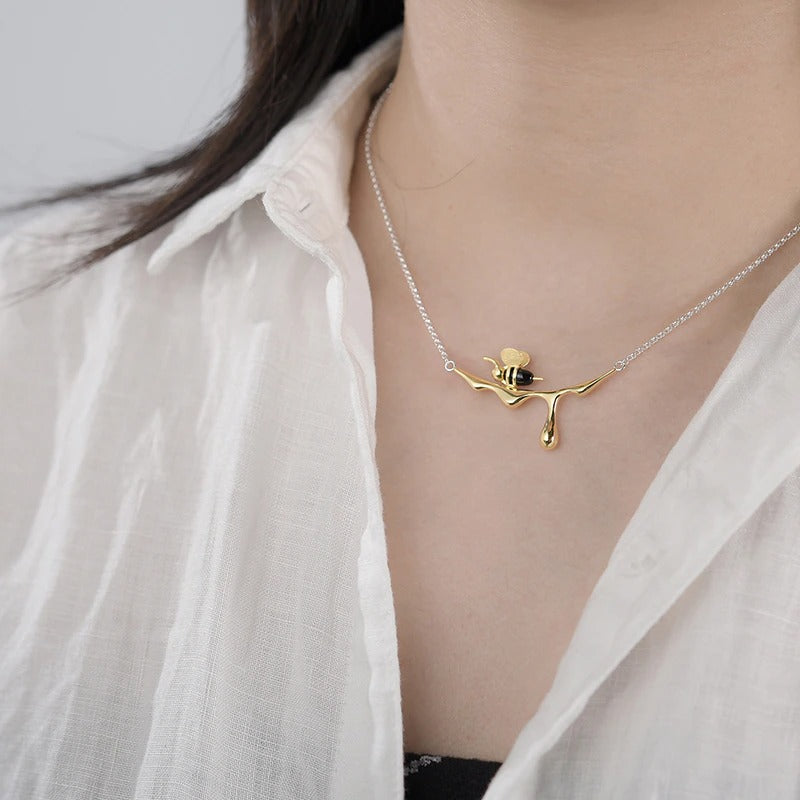 Honey Bee Necklace gold uk